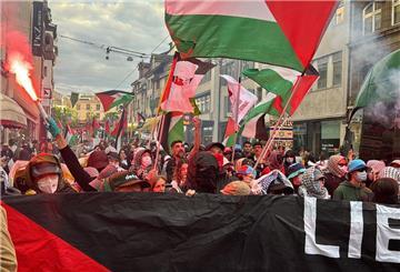 Demonstranten in Basel am ESC-Abend.