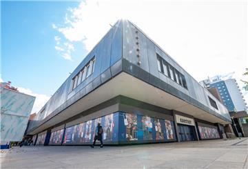 Den Abriss des ehemalige Karstadt-Gebäudes wird die Stadt aus der eigenen Kasse bezahlen müssen. Finanzsenator Dietmar Strehl stellte klar, dass das Projekt nie Teil des Bremen-Fonds war.