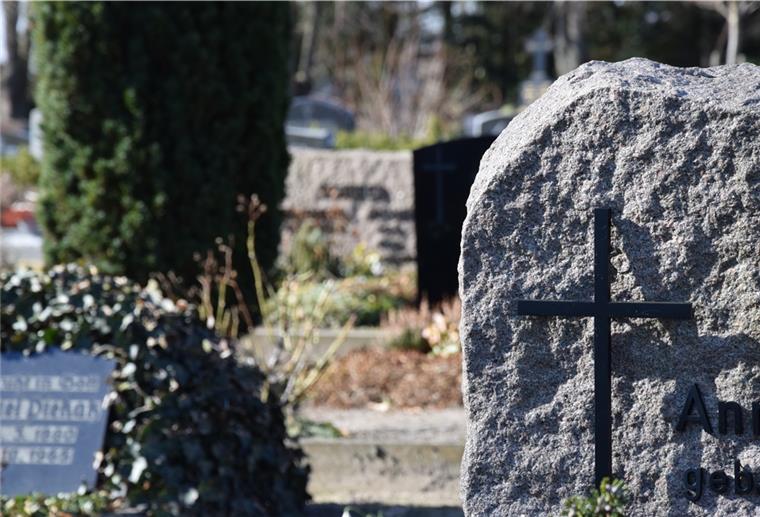 Den Löwenanteil der Investitionen wird 2021 die Neugestaltung der öffentlichen Wege auf dem Rhader Friedhof in Anspruch nehmen.