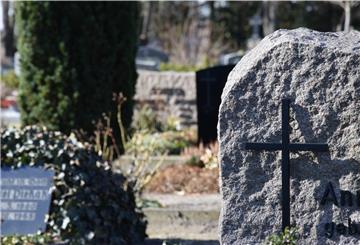 Den Löwenanteil der Investitionen wird 2021 die Neugestaltung der öffentlichen Wege auf dem Rhader Friedhof in Anspruch nehmen.