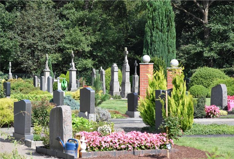Bäume sollen Friedhöfe in Rockstedt und Ostereistedt aufwerten Den sehr gepflegten Rockstedter Friedhof (Bild) sowie den in Ostereistedt möchte die Gemeinde unter anderem mit Bäumen bereichern.