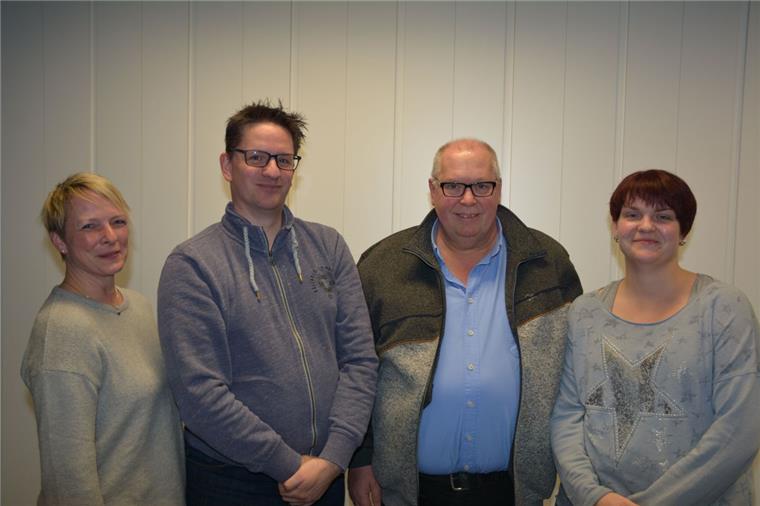 Nordenham: Neuer Förderverein Hallenbad Nord gegründet Den Vorstand des Fördervereins Hallenbad Nord bilden (von links) Yvonne Neumann, Thorsten Bahnemann, Hartmut Schellstede und Sandra Grawunder.