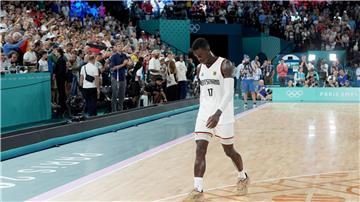 Dennis Schröder verließ mit hängendem Kopf die Arena.