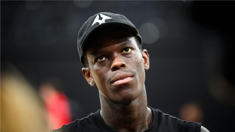 Schröder: „Weiß nicht, ob ich in vier Jahren noch dabei bin“ Dennis Schröder weiß nicht, ob er bei Olympia 2028 noch am Ball sein wird.
