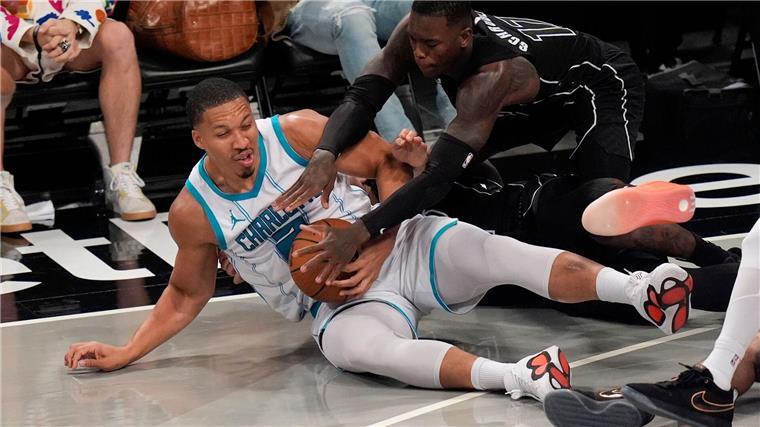 Schröder führt Nets zum Comeback gegen Charlotte Dennis Schröder zeigt Führungsqualität.