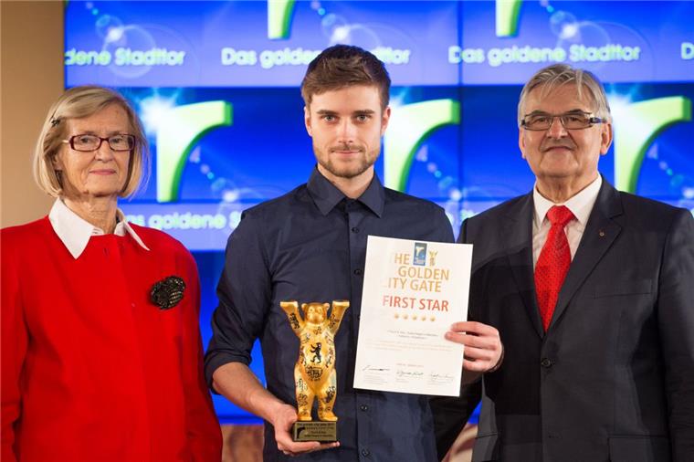 Dennis Vogt macht den ersten Platz bei "Das goldene Stadttor" in Berlin. 
