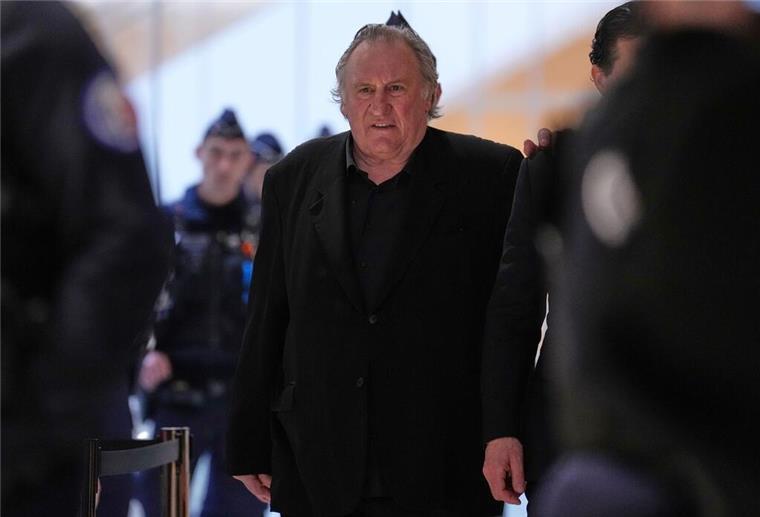 Depardieu soll wegen Vergewaltigungsvorwürfen vor Gericht Depardieu drohen im Falle einer Verurteilung bis zu 20 Jahre Haft. (Archivbild)