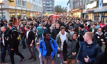 Der 10. Bürgermove der Erstsemester der Hochschule Bremerhaven. Foto: Scheschonk...