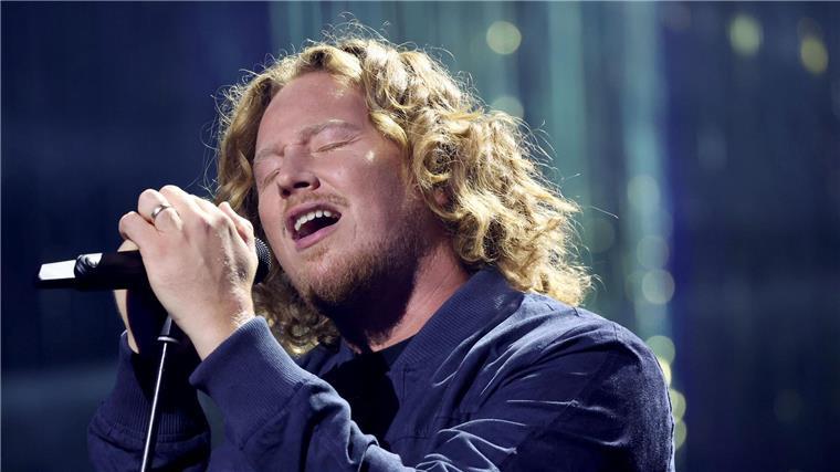 Sänger Michael Schulte verkündet ESC-Punkte aus Deutschland Der 35-Jährige holte beim ESC 2018 mit dem Song „You Let Me Walk Alone“ den vierten Platz für Deutschland.