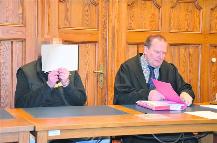 Sexueller Missbrauch: Loxstedter muss in Haft Der 37-jährige Loxstedter, der eine 13-Jährige am Telefon sexuell belästigt haben soll, muss in Haft.