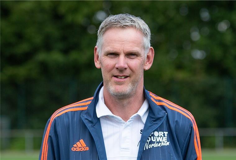 Nico Verhoef trainert den SV Phiesewarden in der neuen Saison Der 51-jährige Nico Verhoef ist seit zwölf Jahren für den 1. FC Nordenham als Trainer aktiv. Nun wechselt er den Verein.