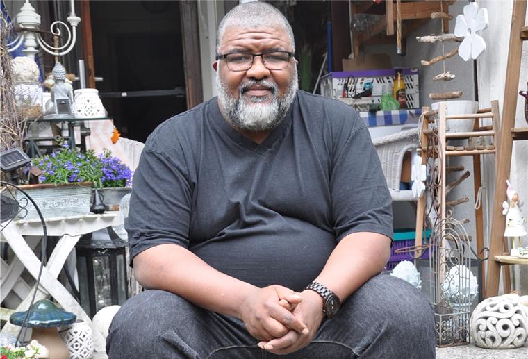 Auch Bremerhaven diskutiert über Rassismus im Alltag Der 53-jährige Ray Johnson lebt zwar seit Jahrzehnten in Bremerhaven, reist aber regelmäßig in die USA.