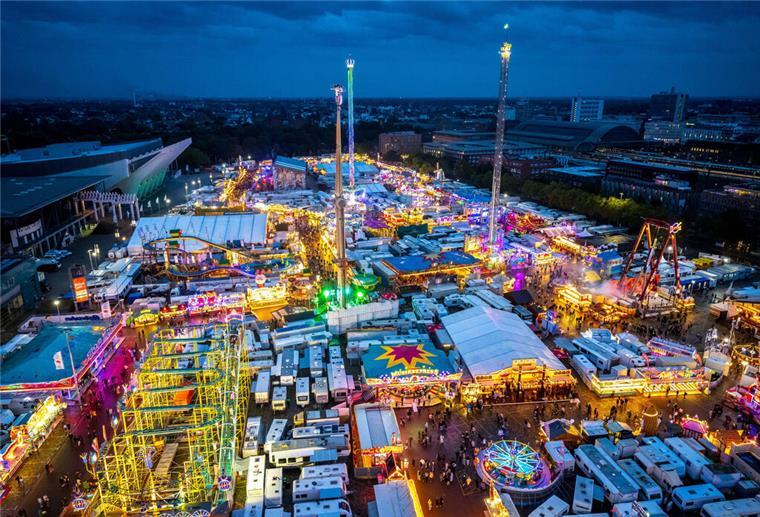 „FreiKarte“ als Freimarkt-Zahlungsmittel: Ist das pure Steuerverschwendung? Der 988. Freimarkt lockte rund 1,5 Millionen Menschen auf die Bürgerweide in Bremen. Viele sollen dabei die „FreiKarte“ als Zahlungsmittel verwendet haben.