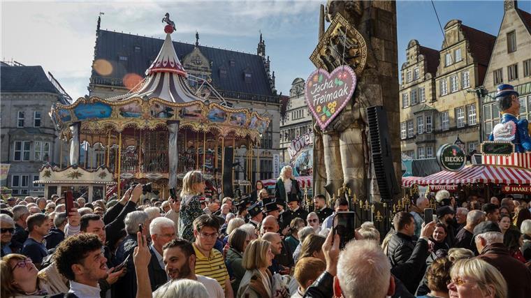 Bremer Freimarkt ist eröffnet Der 989. Freimarkt hat begonnen und geht bis zum 3. November 2024.