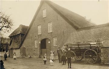 Der alte Burmester-Hof, erbaut um 1824, an der Morgensternstraße 16, ist bis heu...
