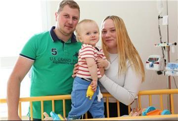Der anderthalbjährige Finn aus Bremerhaven leidet an einer seltenen Erbkrankheit des Immunsystems. Eine Stammzellspende ist für den Kleinen überlebenswichtig. 