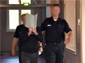 Der Angeklagte muss wegen sexuellen Kindesmissbrauchs insgesatm 3 Jahre und 6 Monate ins Gefängnis - vier Monate wurden ihm wegen der Prozessverzögerung erlassen.