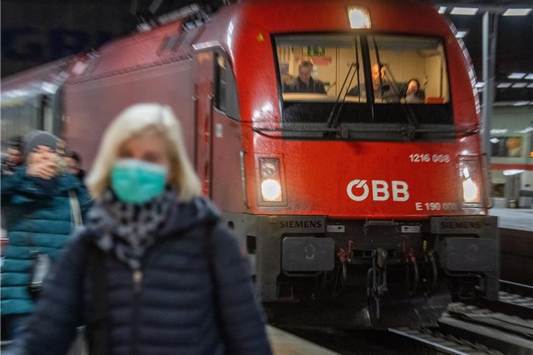 Corona-Fehlalarm legt Zugverkehr am Brenner lahm Der aus Furcht vor dem Coronavirus am Brenner gestoppte Zug ist mit mehrstündiger Verspätung am frühen Montagmorgen in München angekommen.