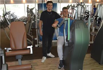 Der Auszubildende Maurice Breden (links) half und motivierte seinen Kollegen Nico Schmidt durchzuhalten.