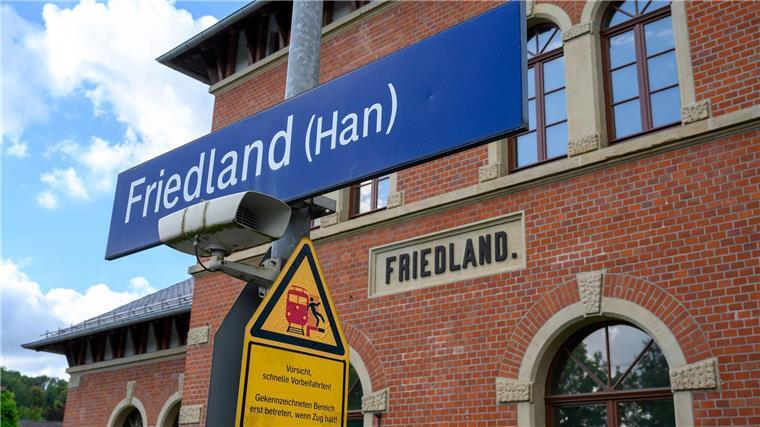 Der Bahnhof Friedland liegt rund 20 Autominuten von Göttingen entfernt, nahe der Grenze zu Hessen und Thüringen.
