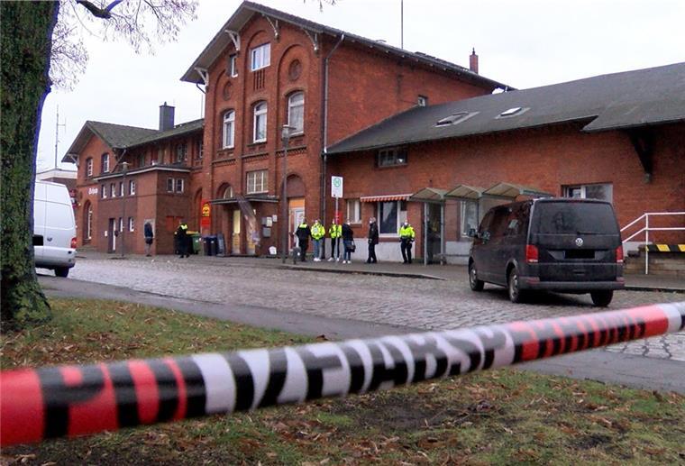 Kleinkind stirbt in Twistringen - Ermittler gehen von Unfall aus Bahnhof Twistringen
