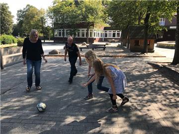 Der Ballspielplatz auf dem Schulhof in Rodenkirchen soll neu gestaltet werden.
