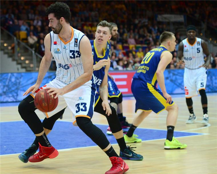 Der Basketball- Bundesligist  Eisbären Bremerhaven (Archivbild) erhält von der Stadt keine Zuschüsse. Allerdings werden Leistungen, die der Verein - ebenso wie die Fischtown Pinguins - für die Stadt erbringen,  über die Erlebnis Bremerhaven abgerechnet.