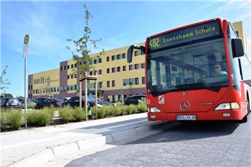 Der Bereitschaftsdienstverein ist der Überzeugung, dass eine Praxis am Stadtrand nur dann angenommen wird, wenn sie mit dem Bus sehr gut zu erreichen ist. Der Verein sieht hier noch Klärungsbedarf.