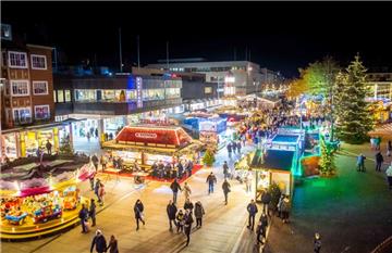 Der beste Weihnachtsmarkt ist der, der in der eigenen Stadt steht. Seit Montagabend  läuft der Bremerhavener Weihnachtsmarkt offiziell. 