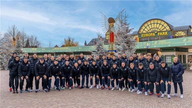 Der Besuch im Freizeitpark war für die Nationalspieler aus Bosnien-Herzegowina eine Überraschung.