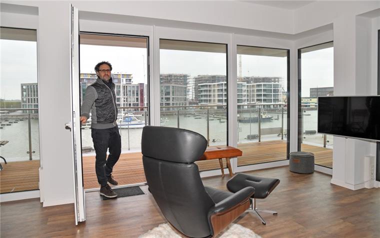 Bremerhavener Hoteliers kritisieren Bettenplanung Der Bremer Dirk Streb vermietet seine bereits dritte Ferienwohnung in der Barkhausestraße. Foto: Scheschonka