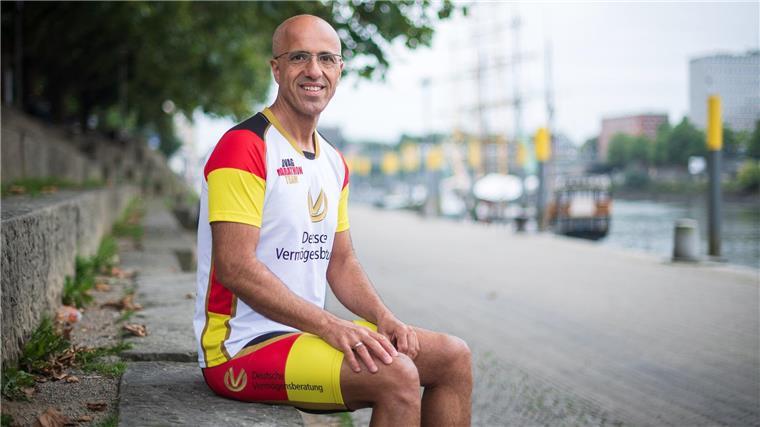 Bremer will Marathon-Teilstrecke rückwärts hüpfen Der Bremer Emin da Silva will beim Bremer Marathon zehn Kilometer rückwärts mit beiden Beinen gleichzeitig hüpfen. (Archivfoto)