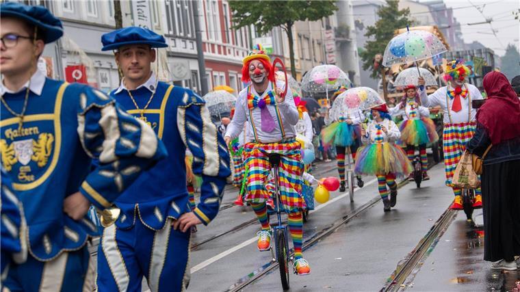 1,5 Millionen Besucher auf Bremer Freimarkt Der Bremer Freimarkt wird seit dem Jahr 1035 veranstaltet und erfasst über das Festgelände Bürgerweide hinaus auch die historische Altstadt.