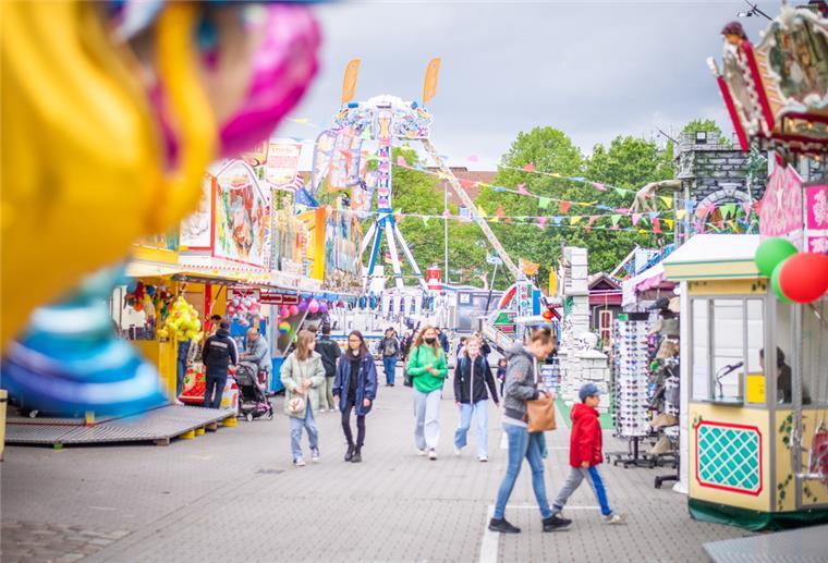 Trotz der Vorfälle am Lloyd Gymnasium: Frühjahrsmarkt öffnet wie geplant Bremerhavener Frühjahrsmarkt auf dem Wilhelm-Kaisen-Platz.