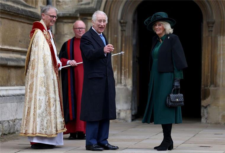 Charles zeigt sich zu Ostern Der britische König Charles III. nahm mit seiner Frau Camilla am Ostergottesdienst in der St.-George’s-Kapelle auf Schloss Windsor teil.