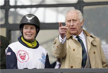 Der britische König Charles III. (r) bei der Royal Windsor Horse Show.