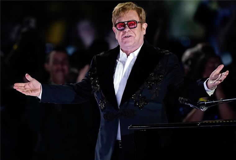 Elton John beendet Karriere in Glastonbury Elton John