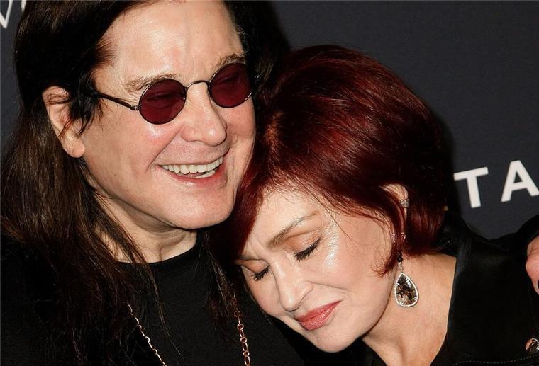 Trauer um Ozzy Osbourne - „Platz im Pantheon der Rockgötter“ Der britische Sänger Ozzy Osbourne und seine Frau Sharon Osbourne im Jahr 2020. (Archivbild)