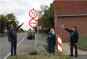 Der Bürgerverein Sürwürden-Alse wünscht sich, dass das temporäre Tempolimit auf der Kreisstraße, eingerichtet wegen einer Baustelle, einer dauerhafte Lösung wird. 