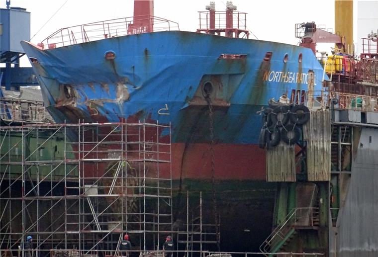 Tanker „Northsea Rational“ wird in Bremerhaven repariert Der Bugbereich der „Northsea Rational“ wurde eingedrückt.