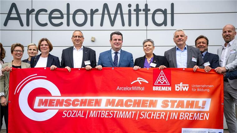 Auf dem Weg zu grünem Stahl - Wandel auf der Bremer Hütte Der Bundesarbeitsminister sicherte seine Unterstützung zu.