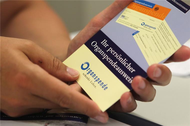 Bundestag beschließt moderate Organspende-Reform Der Bundestag lässt eine radikale Umstellung beim Thema Orgnspende durchfallen, votiert aber für mehr Nachdruck.
