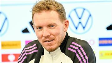 Der Bundestrainer muss mit mehreren angeschlagenen Spielern wieder improvisieren. 