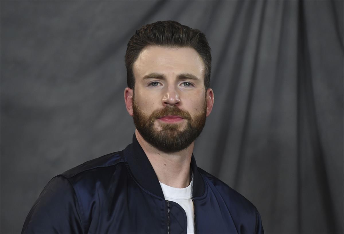 "People"-Magazin kürt Chris Evans zum "Sexiest Man Alive" Chris Evans besucht den "Knives Out"-Fototermin im Four Seasons Hotel am 15. November 2019 in Los Angeles.