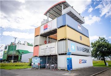 Container-Aussichtsturm
