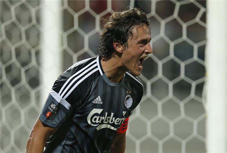 Der dänische Nationalspieler Thomas Delaney jubelt ab dem 1. Januar 2017 für Werder Bremen. Foto Ghement/dpa