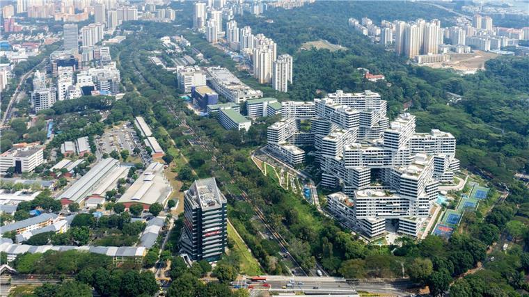 Ole Scheeren gewinnt wichtigen Preis in Singapur Der deutsche Architekt Ole Scheeren ist für seinen bahnbrechenden Wohnkomplex „The Interlace“ in Singapur mit einem weiteren bedeutenden Preis geehrt worden.