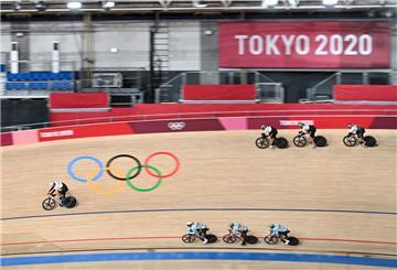 Der deutsche Bahnrad-Vierer der Frauen sichert sich die Olympische Goldmedaille und einen Weltrekord. Der deutsche Turner Lukas Dauser sicherte sich Silber.