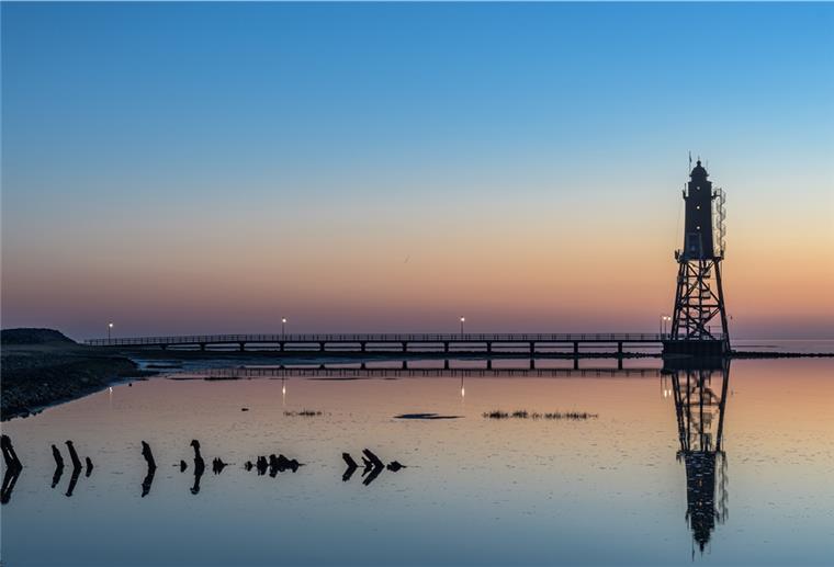 Der Dorumer Leuchtturm, fotografiert von Stefan Wyrwa: Auch Fotos aus dem Umland schmücken feelBREMERHAVEN.