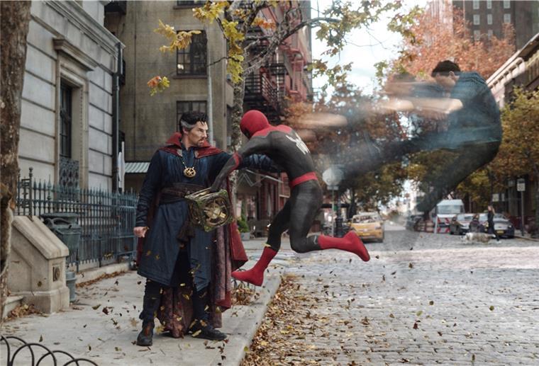 Mit Spoiler: „Spider-Man 3“-Trailer zeigt einen Bösewicht Benedict Cumberbatch als Doctor Strange und Tom Holland als Peter Parker/Spider-Man.